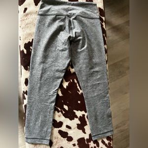 Lululemon cropped legging size 4